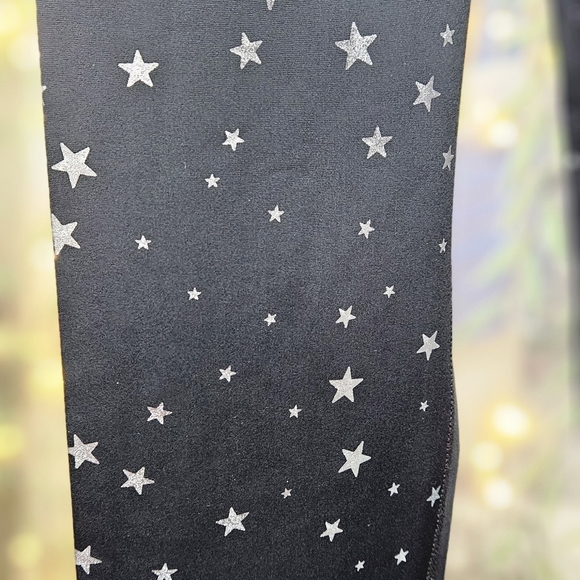 Uplift Leggings Star Print - Picture 11 of 17